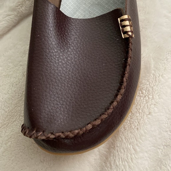 Size 41 New Women's Comfort Walking Shoe in Burgundy Leather - Picture 7 of 15